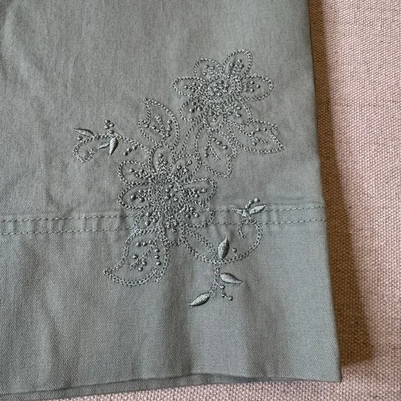 FRENCH LAUNDRY SPORT Women's Cotton Embroidered‎ Sage Capris Plus Size 16 - Picture 4 of 10